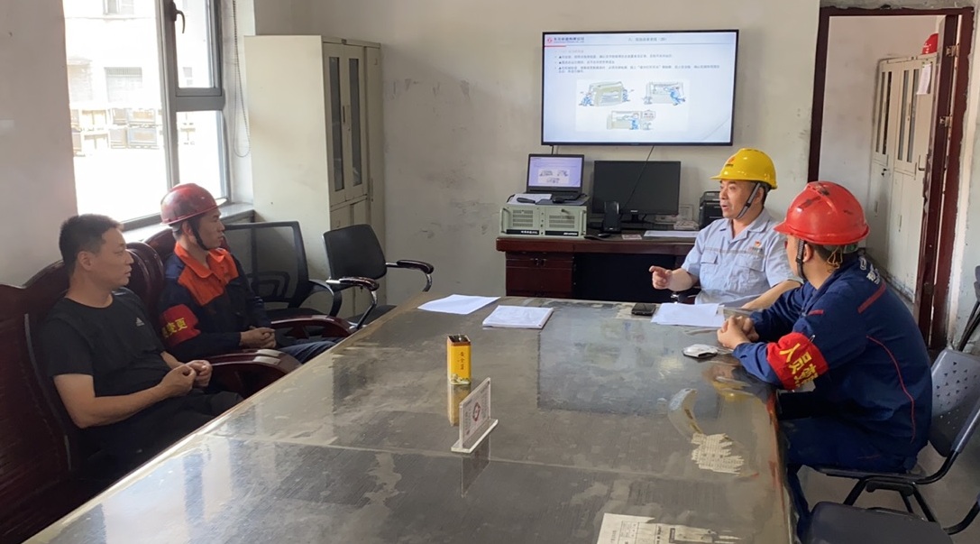 曾書記和新員工溝通交流、宣揚企業(yè)文化-001.jpg 曾書記和新員工溝通交流、宣揚企業(yè)文化-001.jpg